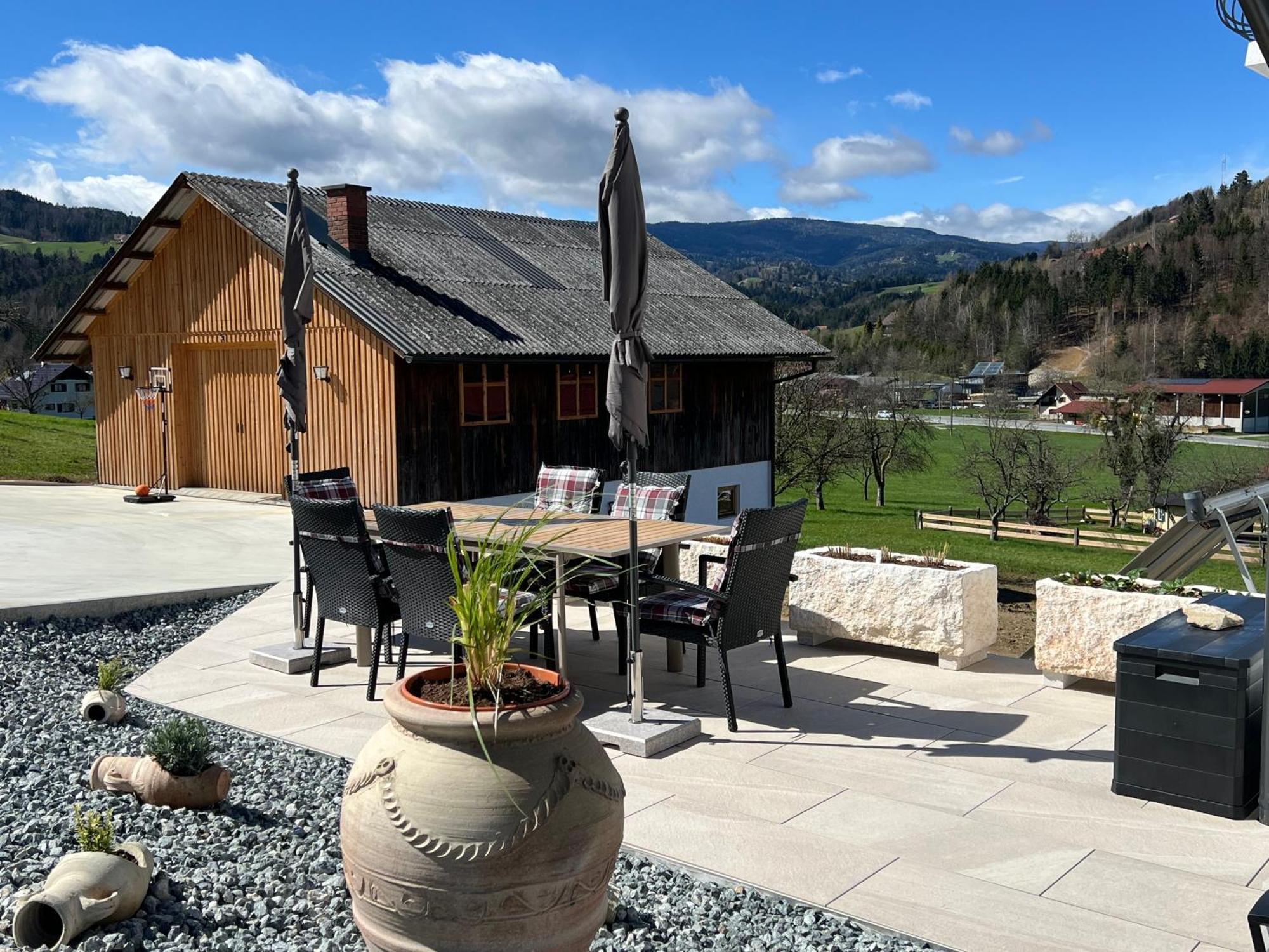 Sonnenschein Appartement- Und Ferienhaus Mit Terrasse Und Garten Eibiswald Exterior foto